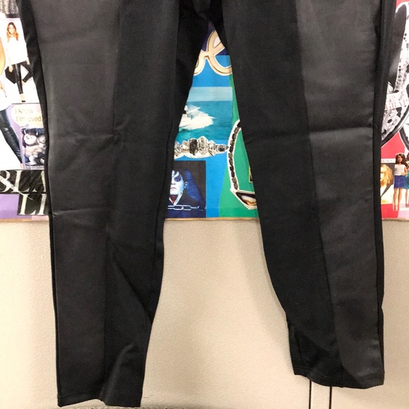 NWT Black Faux leather legging - Picture 3 of 5
